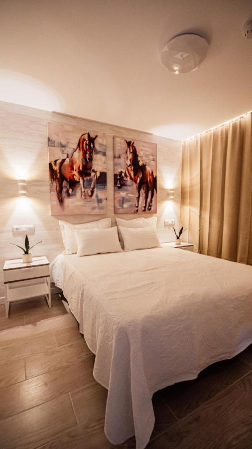 Don Quijote Apartment ซานบาร์โตโลเม ภายนอก รูปภาพ